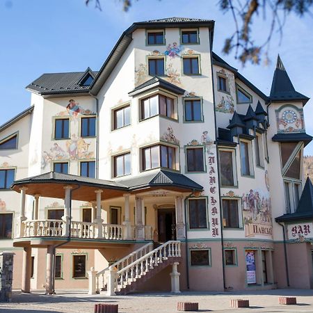Baron Spa Hotel - Museum Yaremche Dış mekan fotoğraf